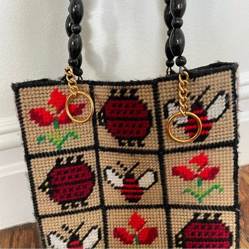 ❌ SOLD ❌ Vintage 70s Cross Stitch Ladybug, Bee, & Flower Bag - Picture 3 of 5